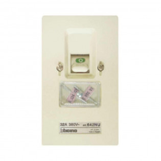 مفتاح تكييف داخل الحائط  32 امبير أبيض بيتشينو